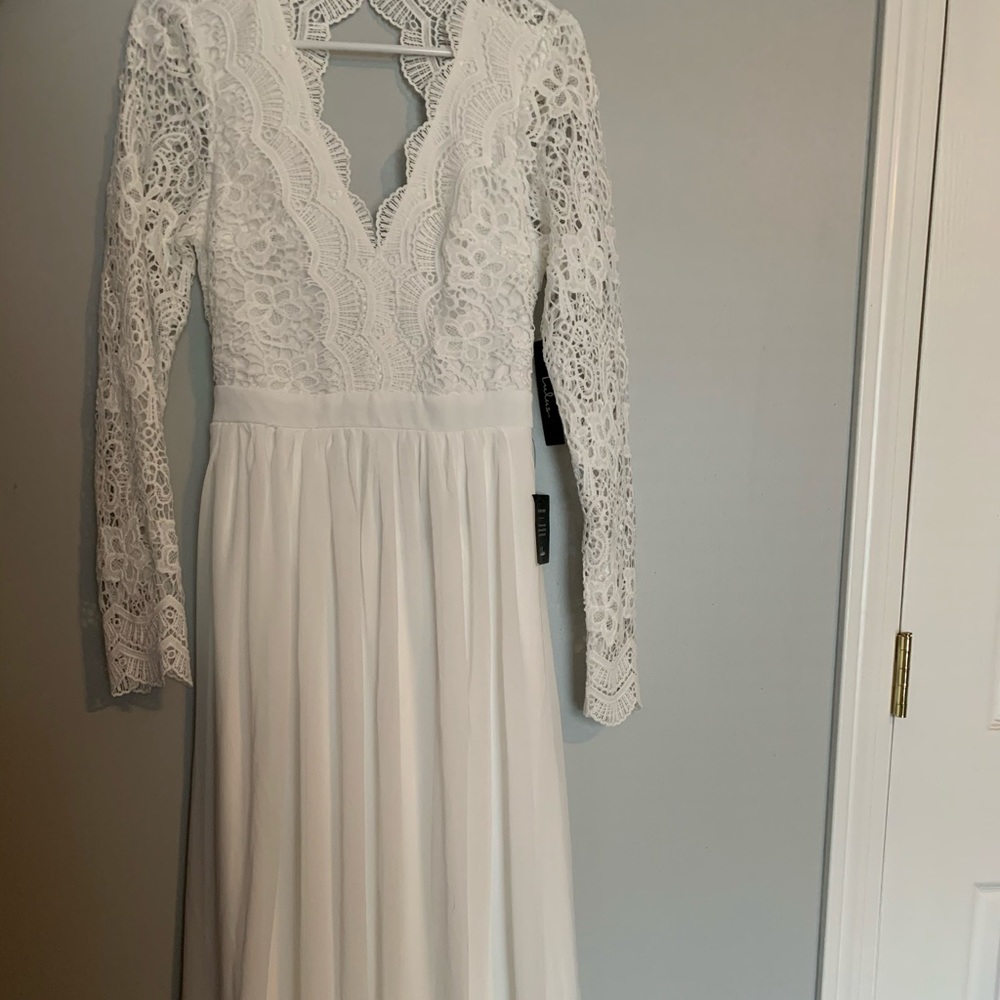 LuLu’s white lace maxi dress 😍